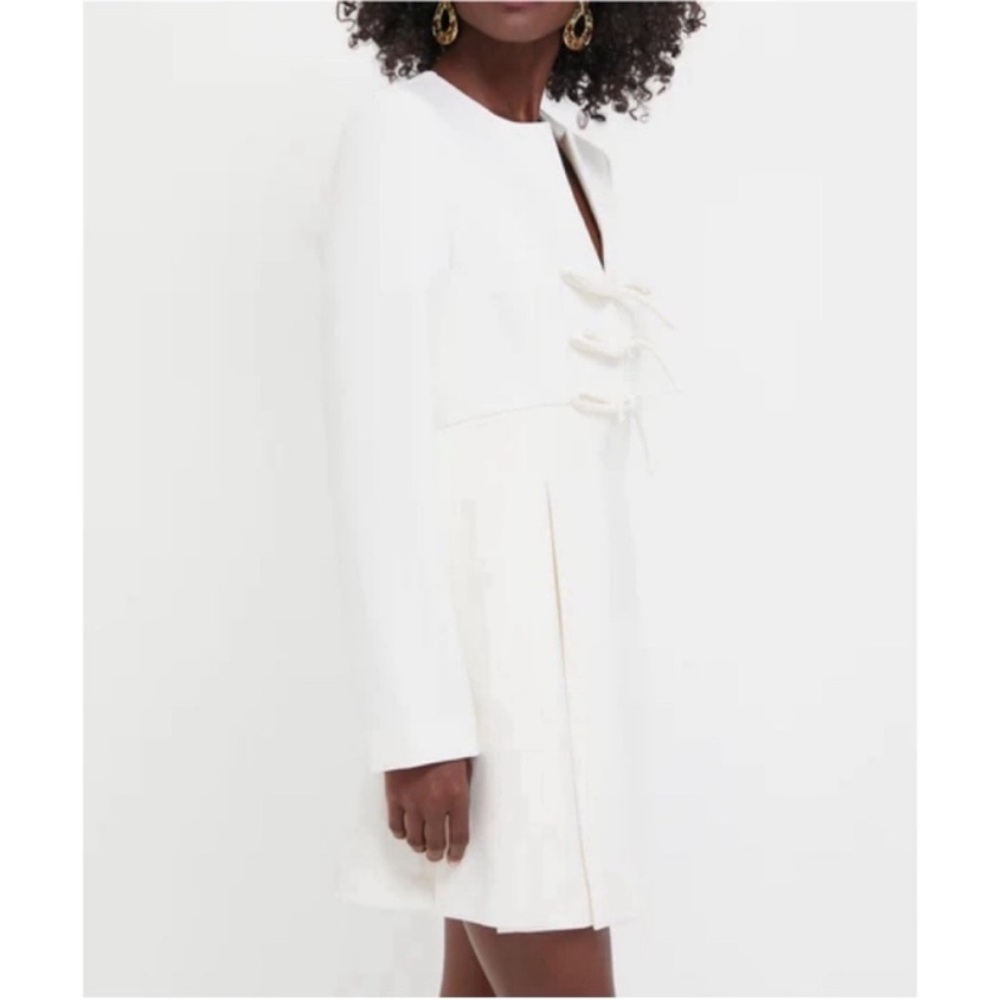 TUCKERNUCK White Crepe Blair Bow Coat Dress - Picture 3 of 11